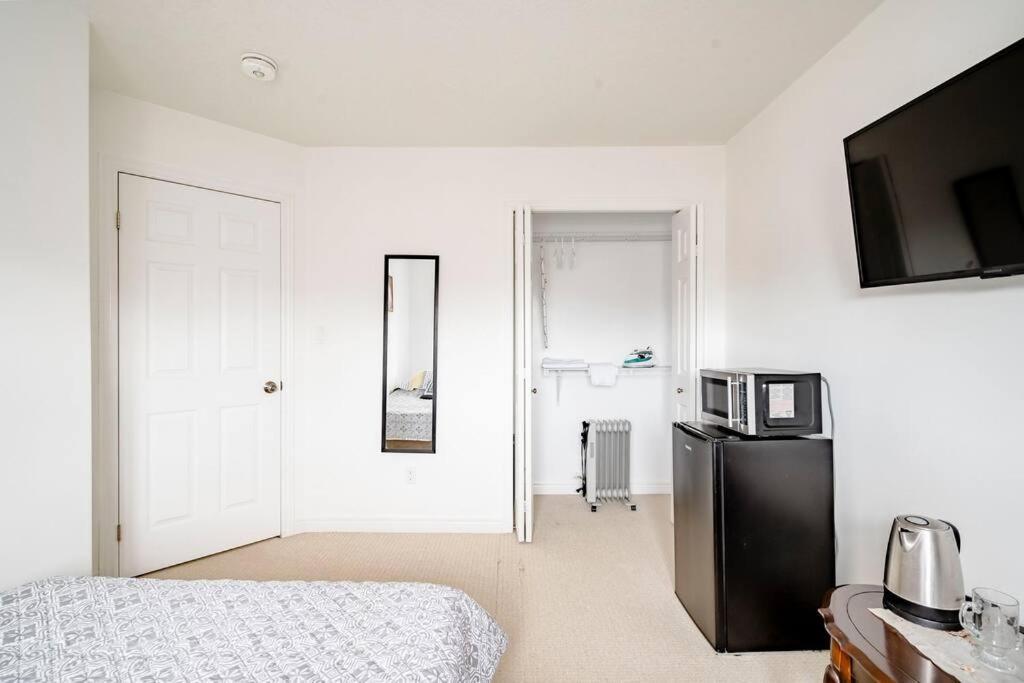 Nimo Homestay Guelph Eksteriør billede